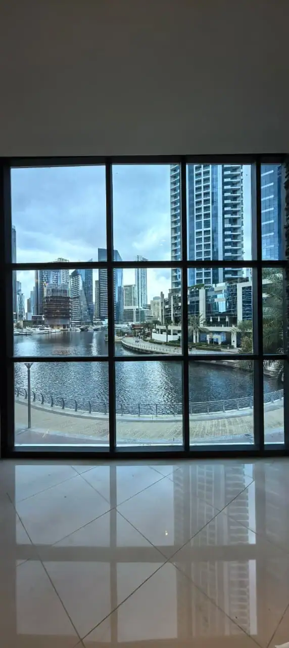 Window frame wrapping in Continental Tower, Dubai Marina